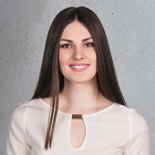 Headshot of a smiling woman
