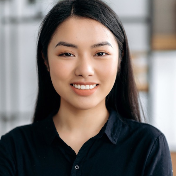 Headshot of a young Asian woman