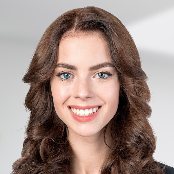Headshot of a professional young woman