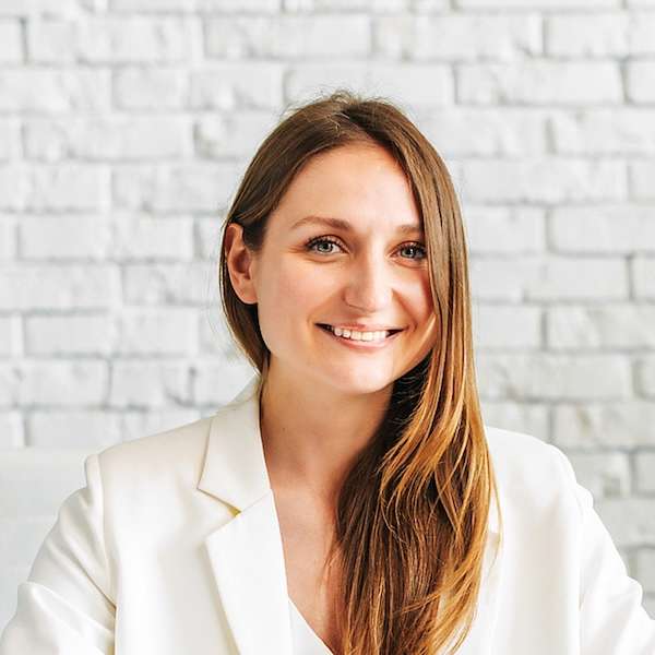 Headshot of a smiling woman