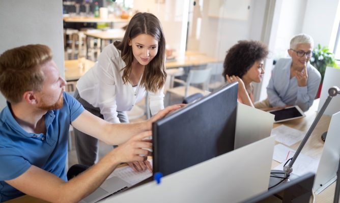 Not All LLMs Fit: A Leadership Guide to AI in HR