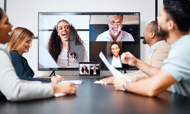 5 Essential Leadership Skills for the Hybrid Workplace